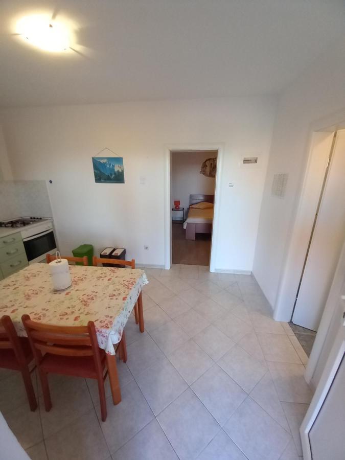 Berti Apartament Sveta Nedelja (Hvar)